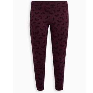 NWT  Torrid Premium Legging. Bats. 🦇. Size: 2
